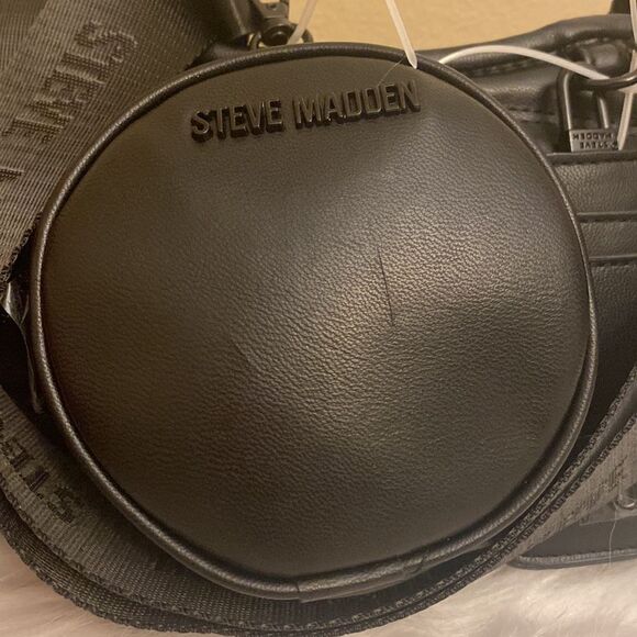 NWT Steve Madden Crossbody Bag w/AirPod Pouch - Picture 9 of 16